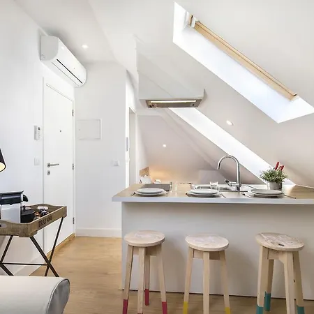Apartment Cosy Flat In Bica Funicular Street *