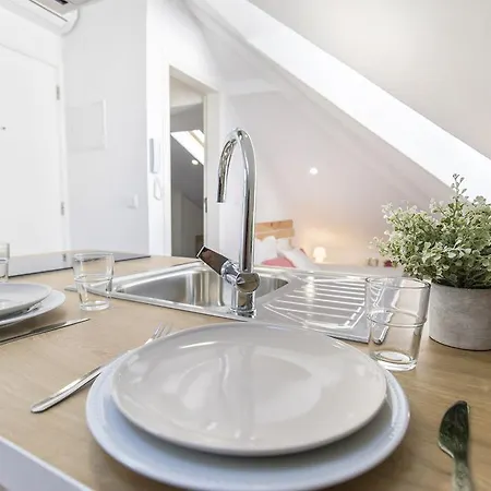 Cosy Flat In Bica Funicular Street * Lisboa